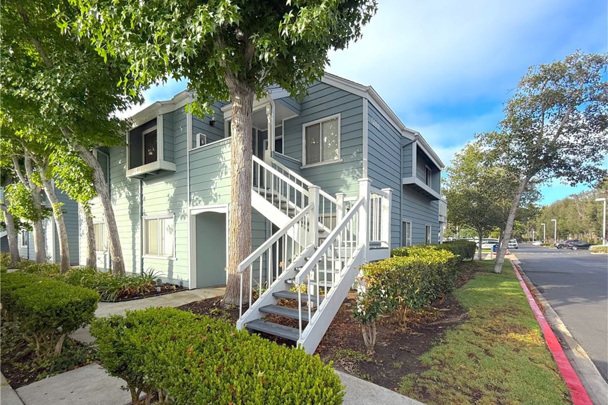 6008 Bixby Village 42, Long Beach, CA 90803 — photo 1 of 23