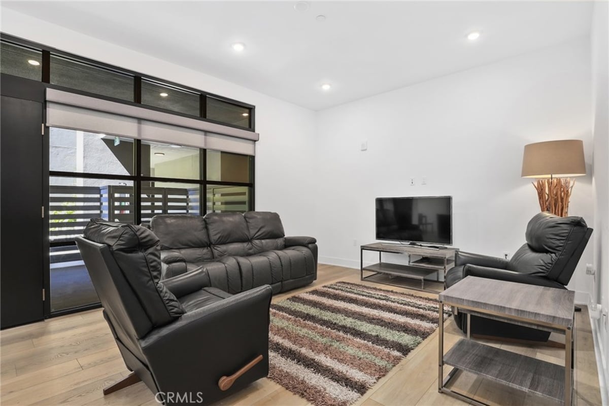 178 S Euclid Avenue 106, Pasadena, CA 91101 — photo 1 of 31