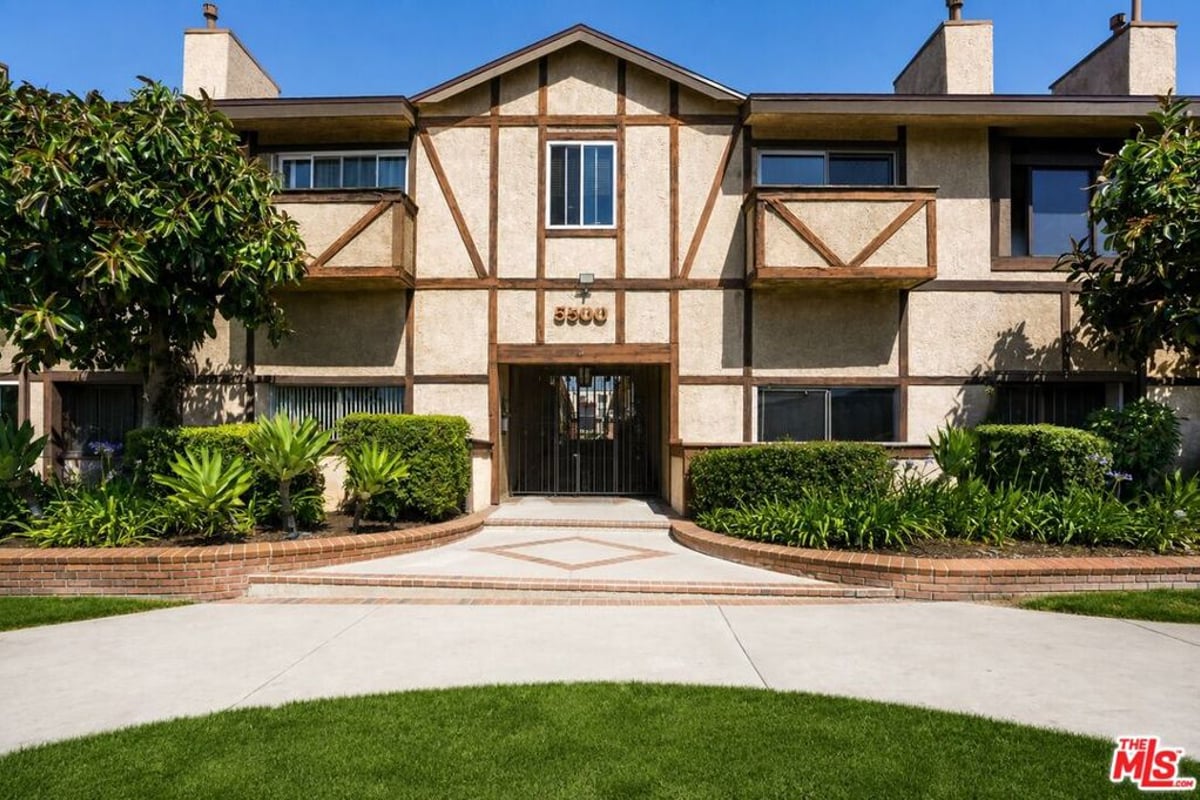 5500 Lindley Avenue 217, Encino, CA 91316 — photo 1 of 3