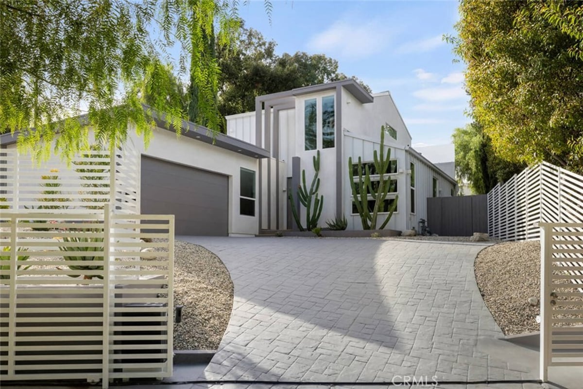 4731 Topanga Canyon Boulevard, Woodland Hills, CA 91364 — photo 1 of 56