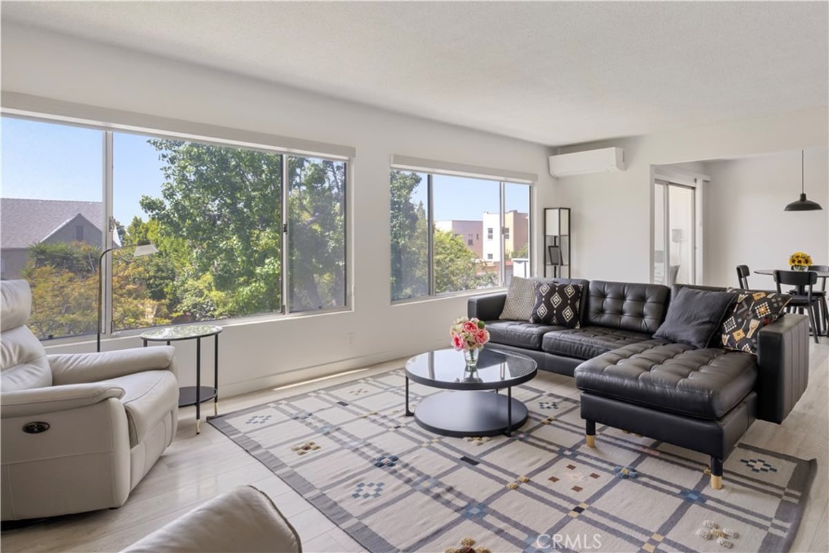 4343 Finley Avenue 27, Los Angeles, CA 90027 — photo 1 of 22