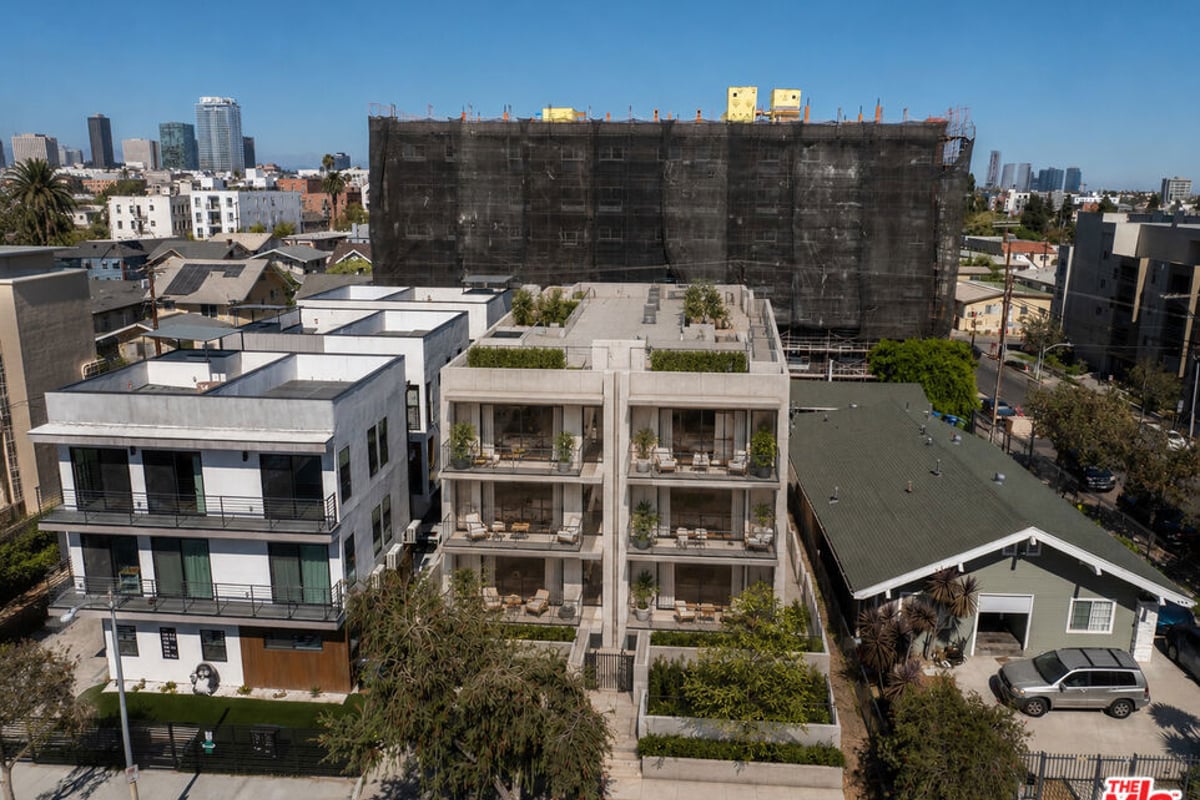 932 S Harvard Boulevard, Los Angeles, CA 90006 — photo 1 of 9