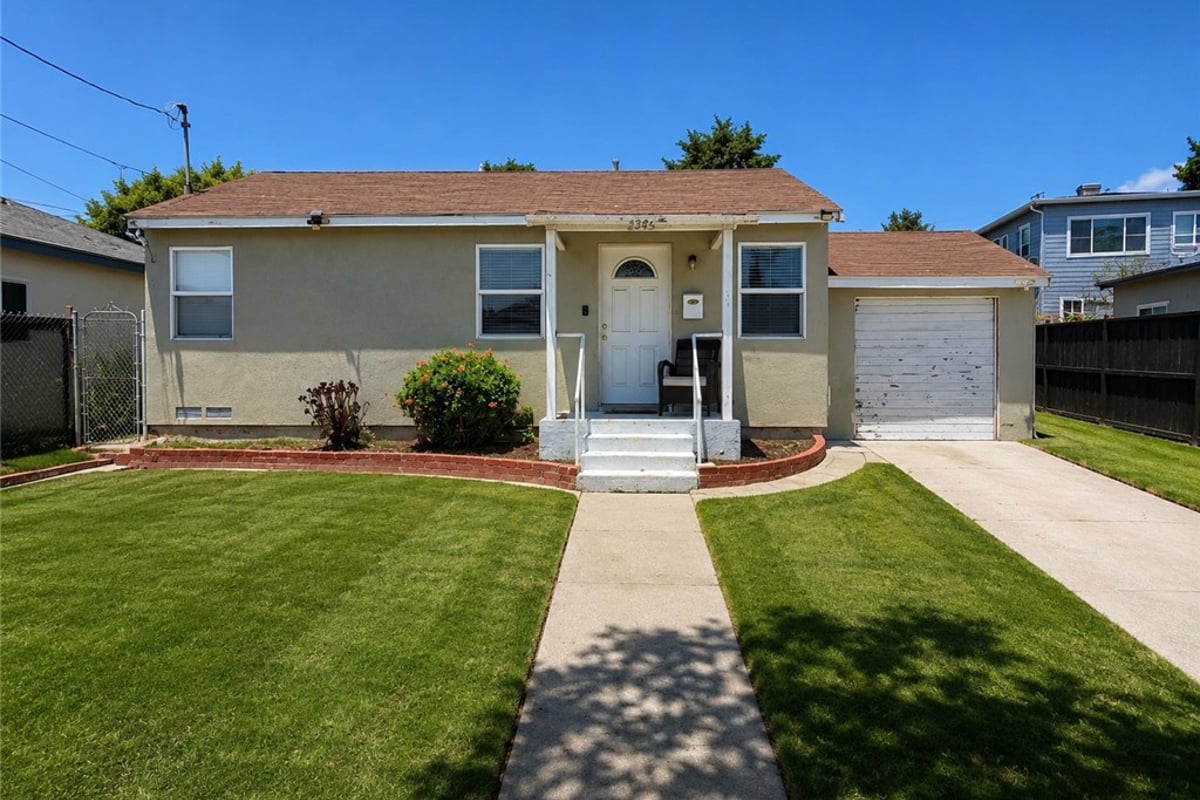2345 W Cameron, Long Beach, CA 90810 — photo 1 of 2