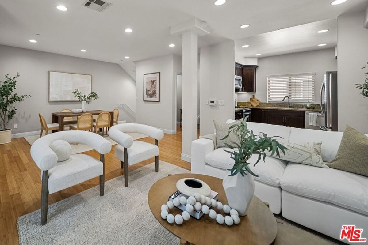 5727 Camellia Avenue 108, North Hollywood, CA 91601 — photo 1 of 28