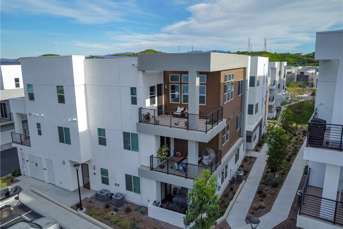 27227 Diamond Peak Lane 302, Valencia, CA 91381 — photo 1 of 24