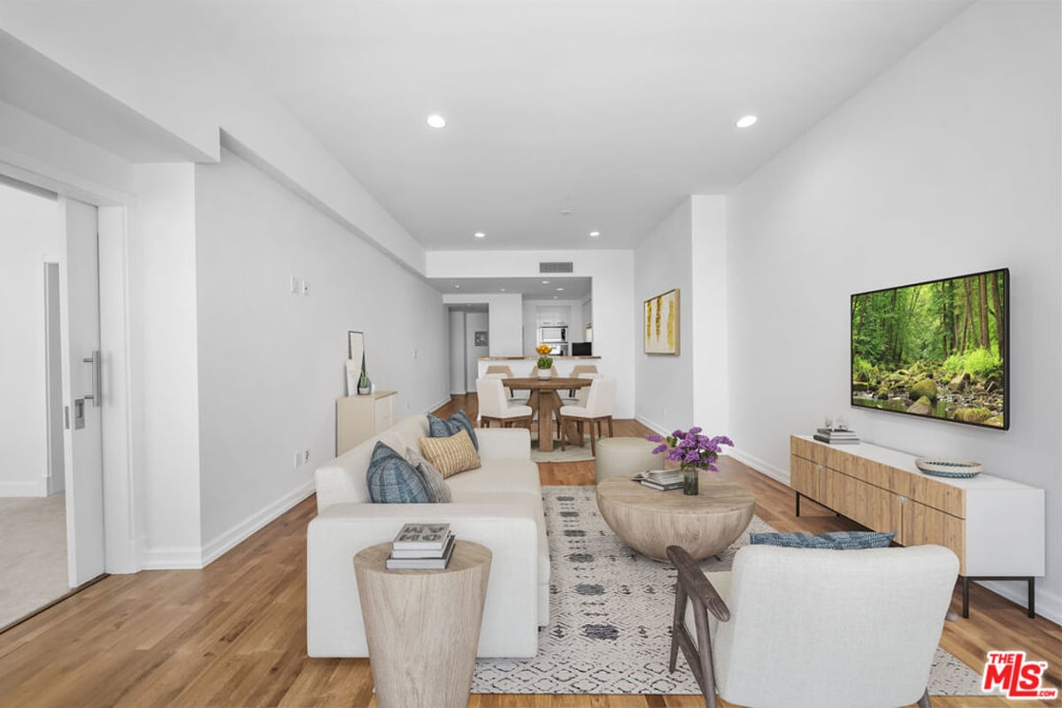900 W OLYMPIC Boulevard 31E, Los Angeles, CA 90015 — photo 1 of 43