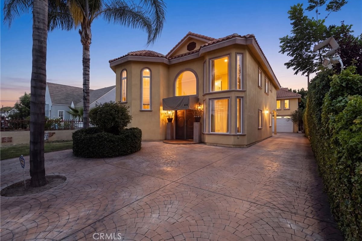 604 N Sparks, Burbank, CA 91506 — photo 1 of 35