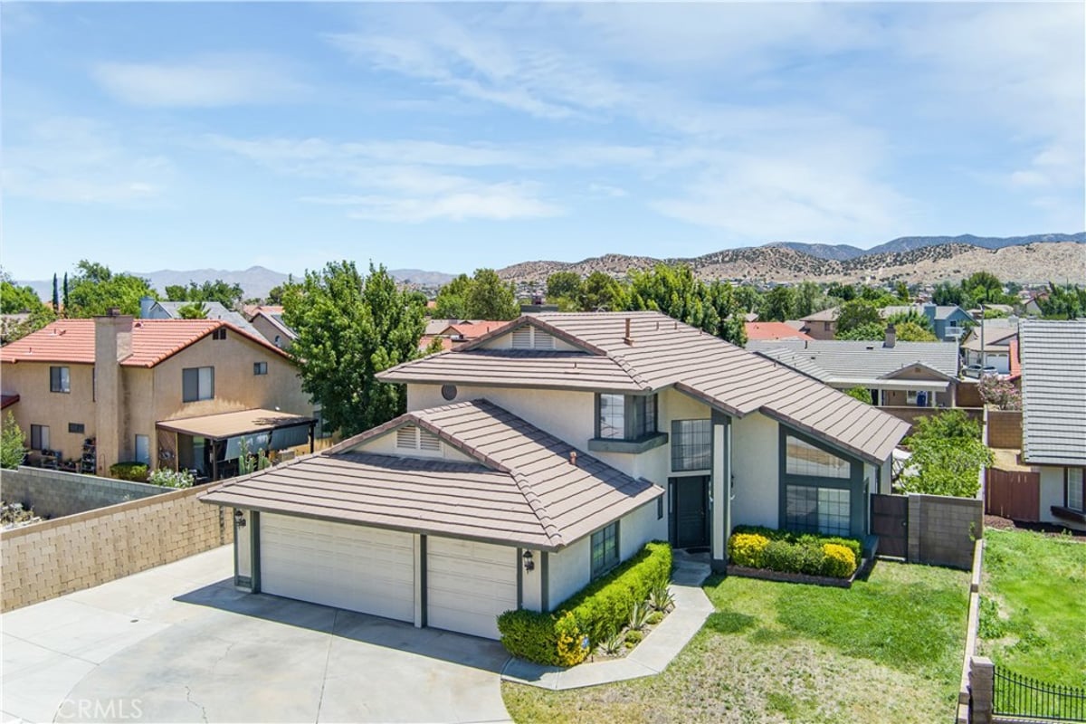 2102 Redrock Ct, Palmdale, CA 93551 — photo 1 of 72