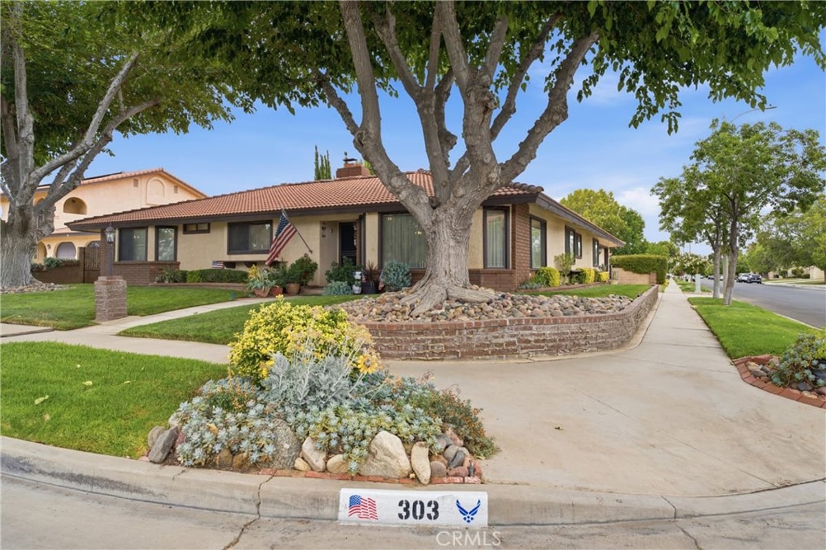 303 Susan Court, Palmdale, CA 93551 — photo 1 of 20