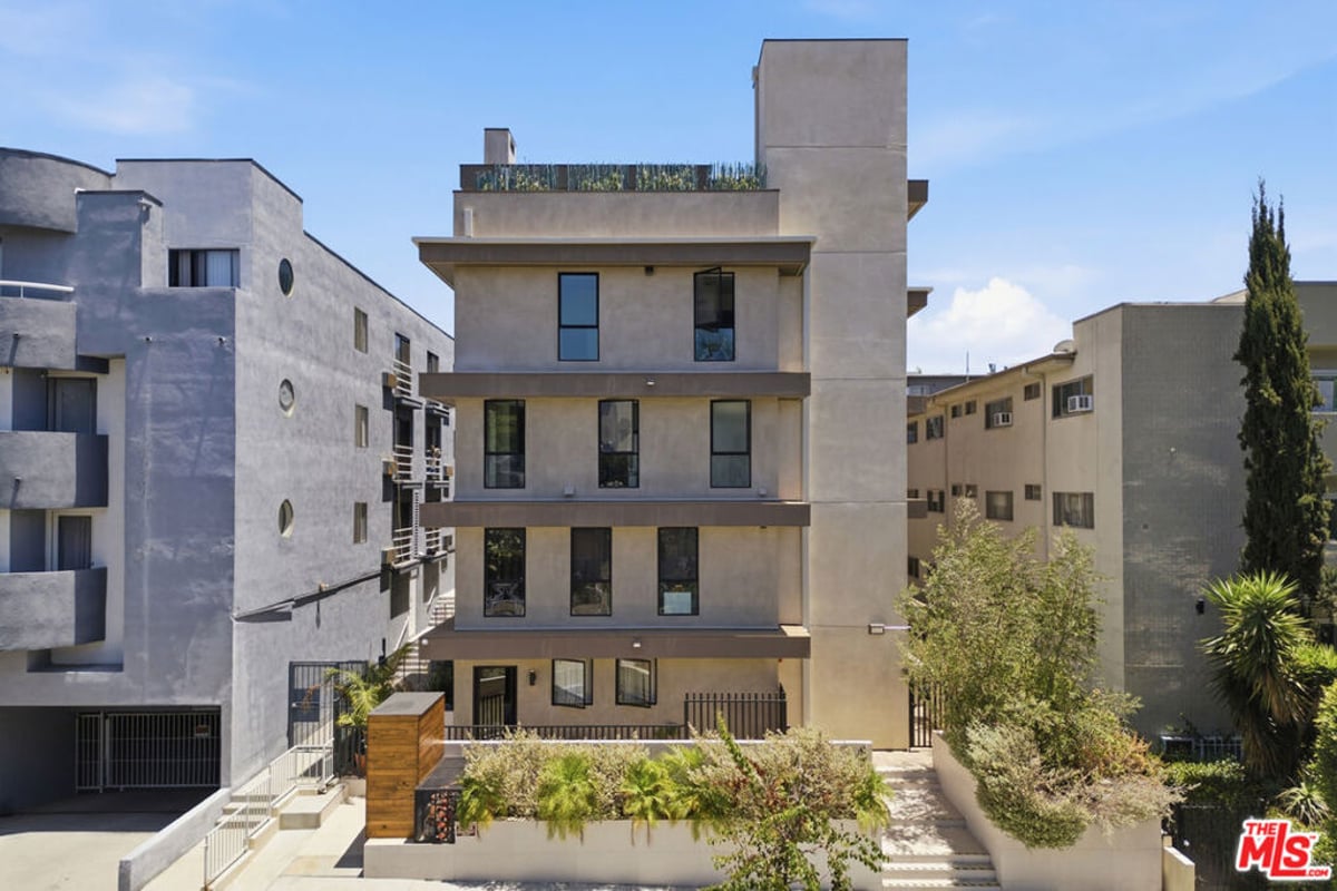 1434 N Poinsettia Place 102, Los Angeles, CA 90046 — photo 1 of 22