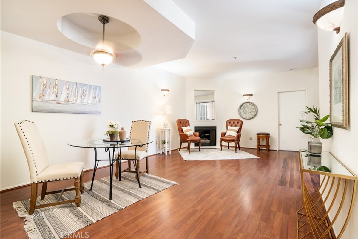 640 W 4th 315, Long Beach, CA 90802 — photo 1 of 25