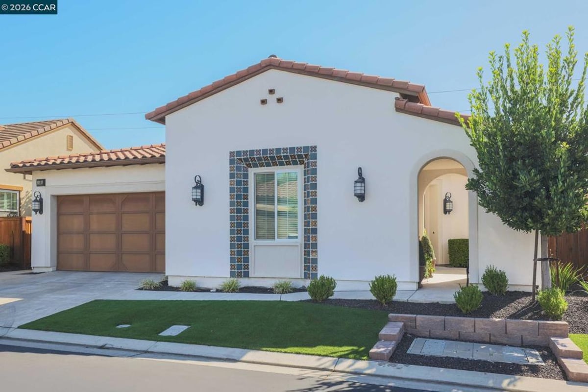 1605 Chianti Ln, Brentwood, CA 94513-5273 — photo 1 of 65