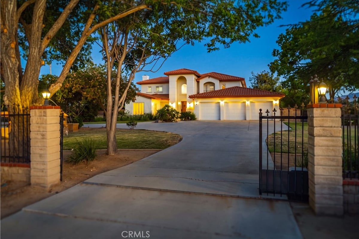 2020 W Avenue N, Palmdale, CA 93551 — photo 1 of 71