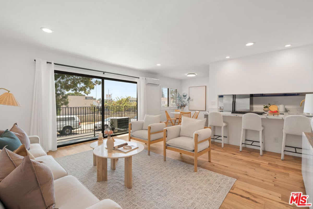 1930 N Vermont Avenue 103, Los Angeles, CA 90027 — photo 1 of 15