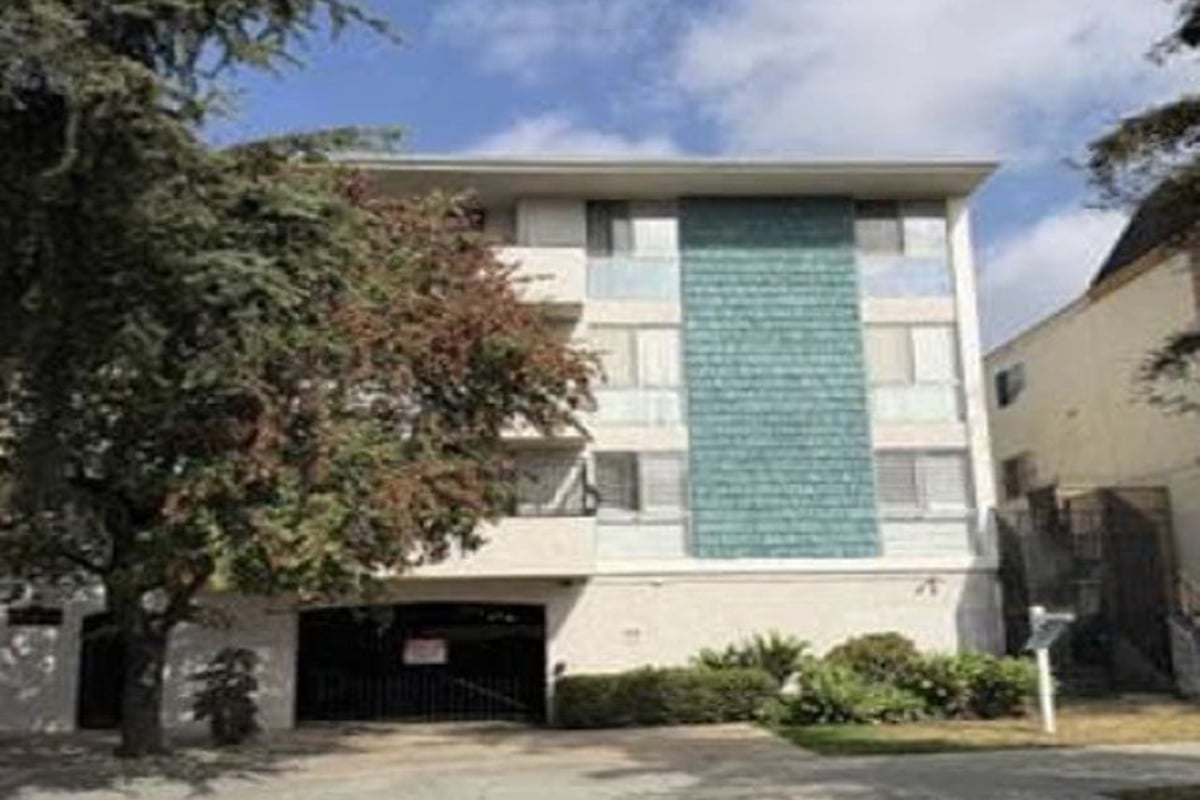 244 S La Fayette Park 205, Los Angeles, CA 90057 — photo 1 of 3
