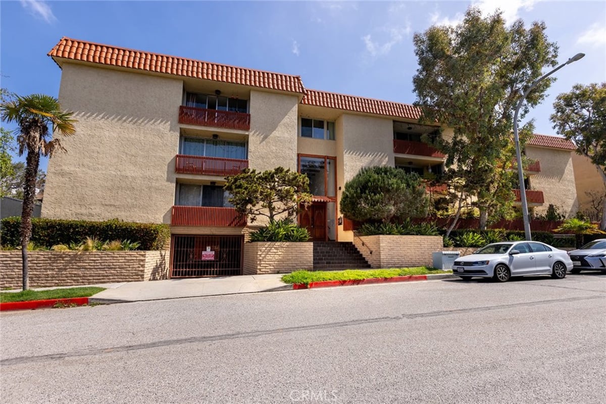 5875 Doverwood Drive 309, Culver City, CA 90230 — photo 1 of 17