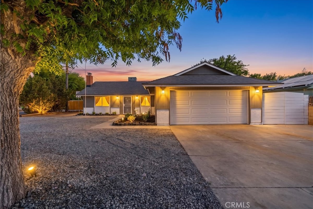 42701 40th Street W, Lancaster, CA 93536 — photo 1 of 36