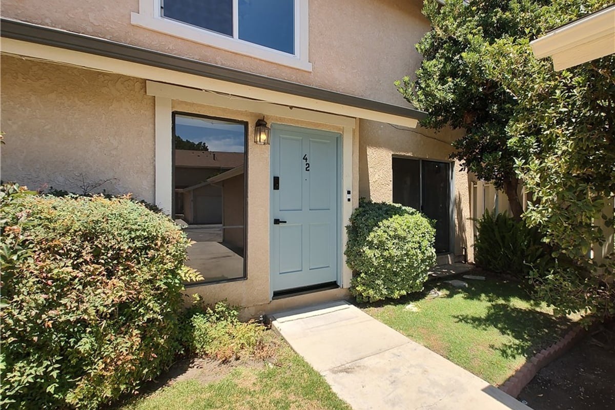 10125 De Soto Avenue 42, Chatsworth, CA 91311 — photo 1 of 43