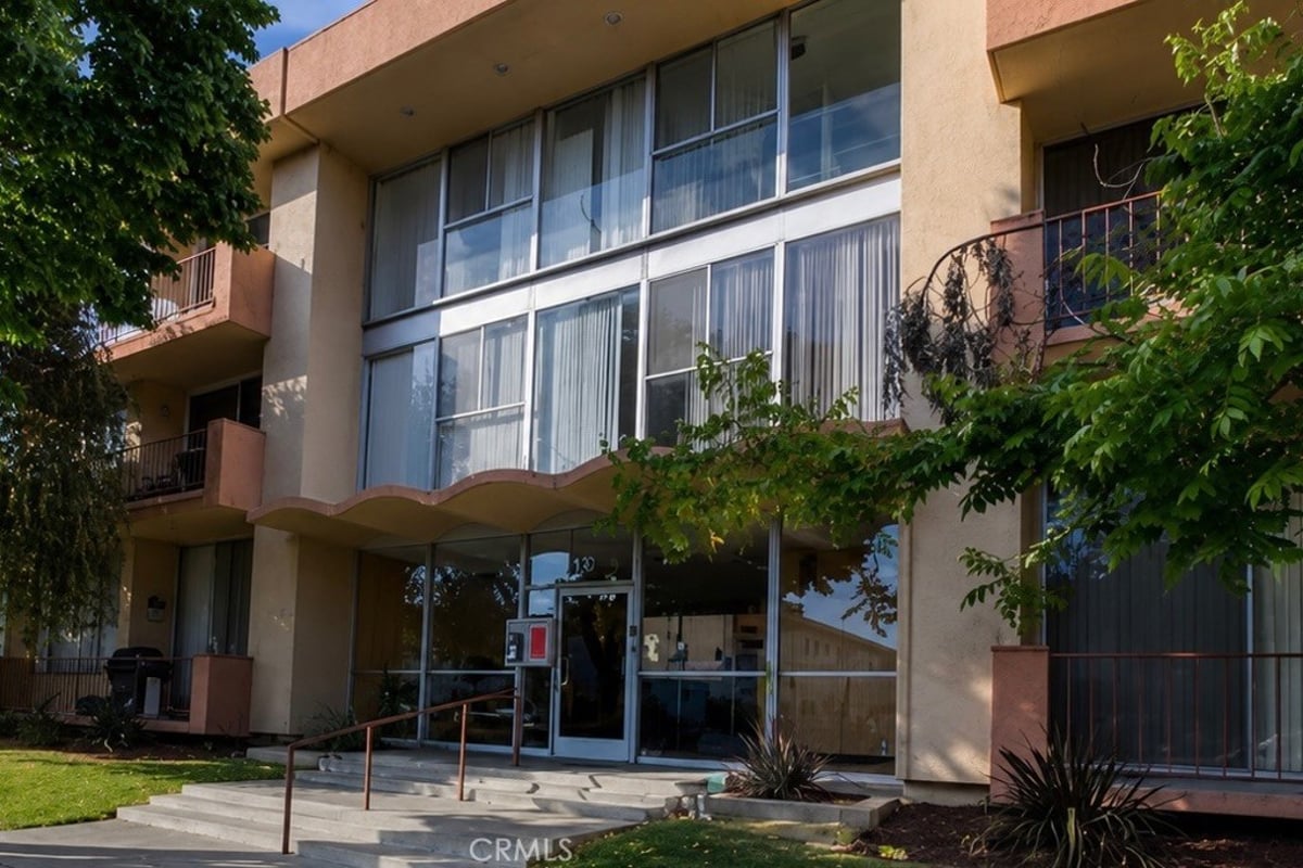 855 Victor Avenue 217, Inglewood, CA 90302 — photo 1 of 14