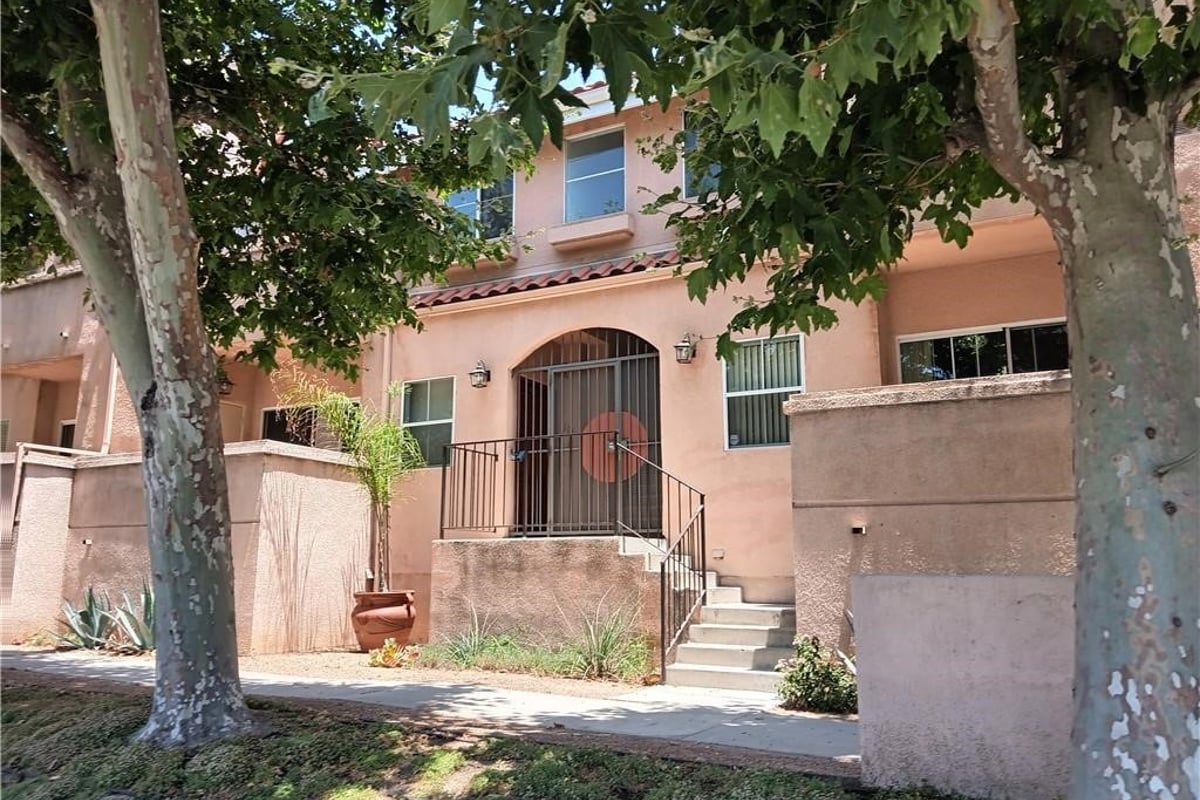 7320 Balboa Boulevard 205, Lake Balboa, CA 91406 — photo 1 of 14