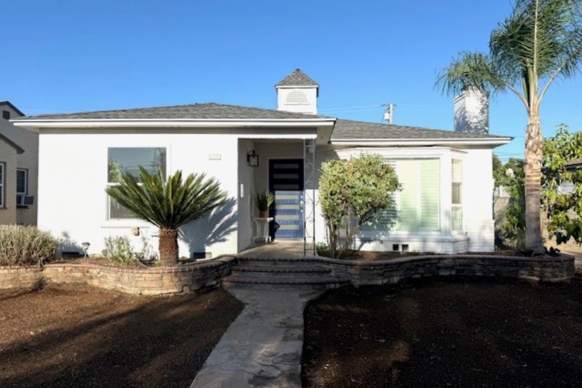2720 San Francisco, Long Beach, CA 90806 — photo 1 of 37