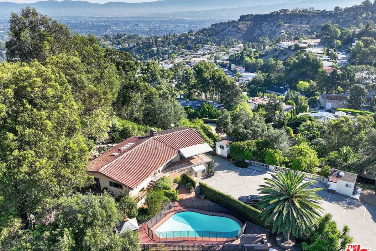 8207 Mulholland Drive, Los Angeles, CA 90046 — photo 1 of 34
