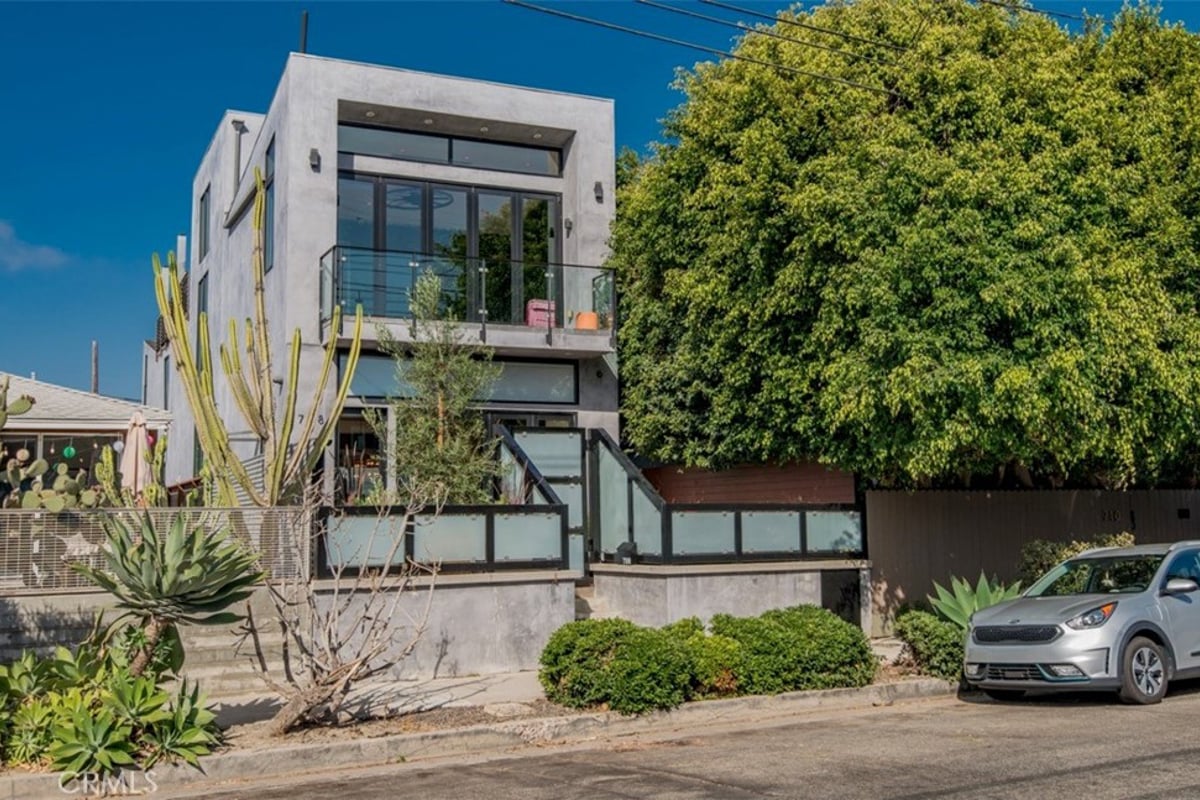 708 Hampton Drive, Venice, CA 90291 — photo 1 of 57
