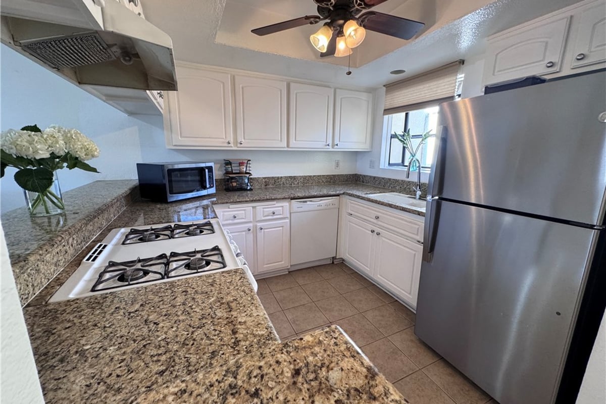 3516 E Ransom Street 303, Long Beach, CA 90804 — photo 1 of 32