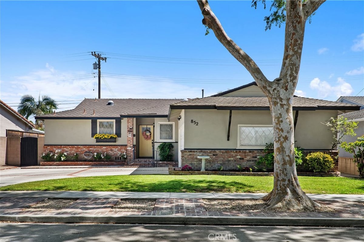 852 Kallin Avenue, Long Beach, CA 90815 — photo 1 of 66