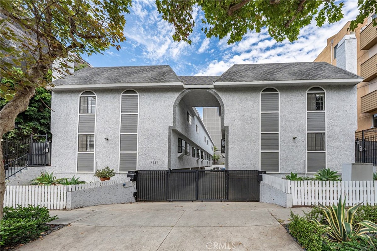 1221 N Sycamore 5, Los Angeles, CA 90038 — photo 1 of 43