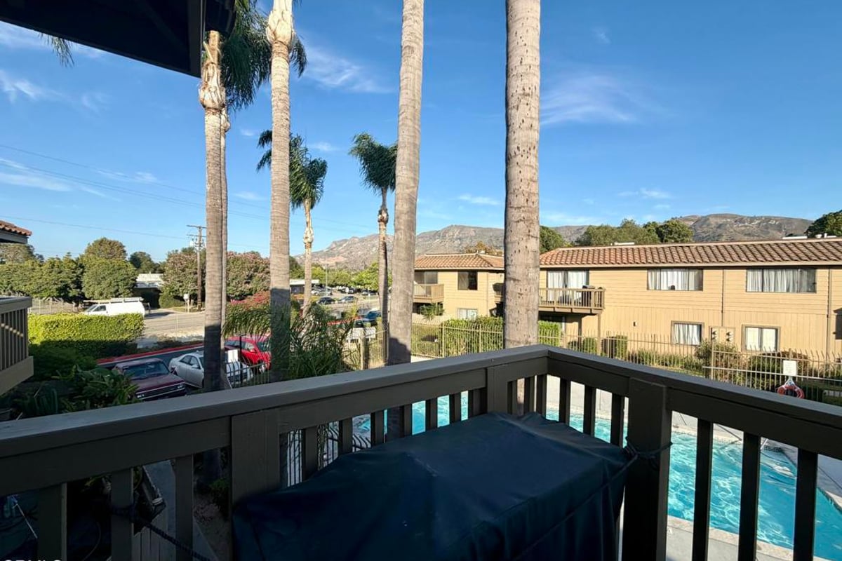172 S Steckel Drive 36, Santa Paula, CA 93060 — photo 1 of 10