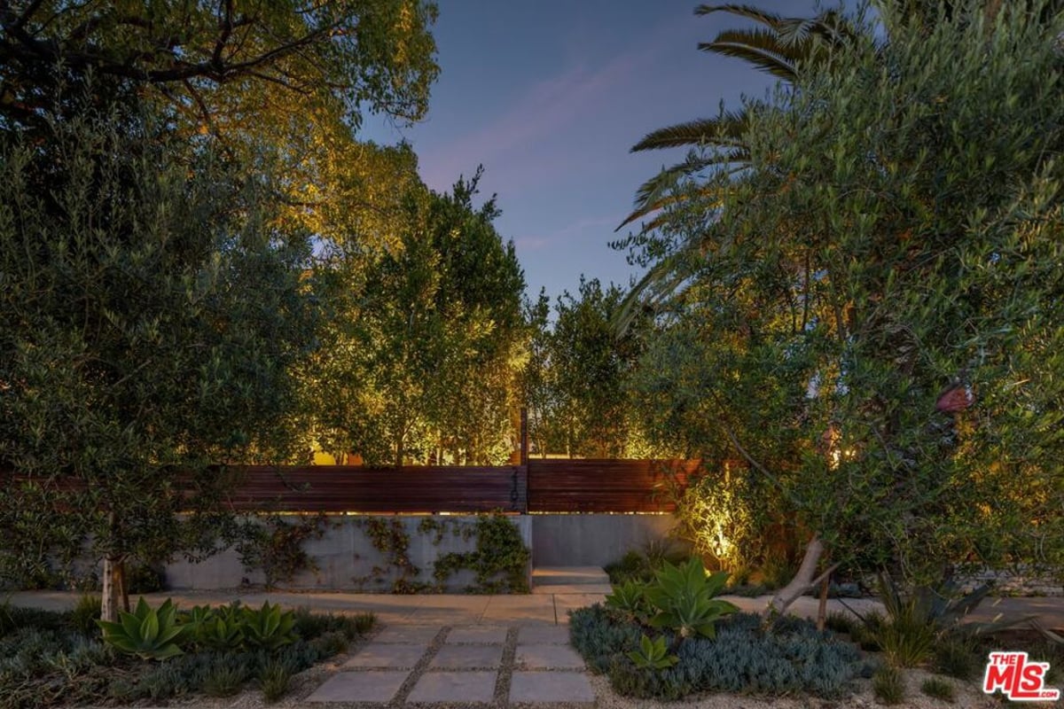 2106 Glyndon Avenue, Venice, CA 90291 — photo 1 of 56