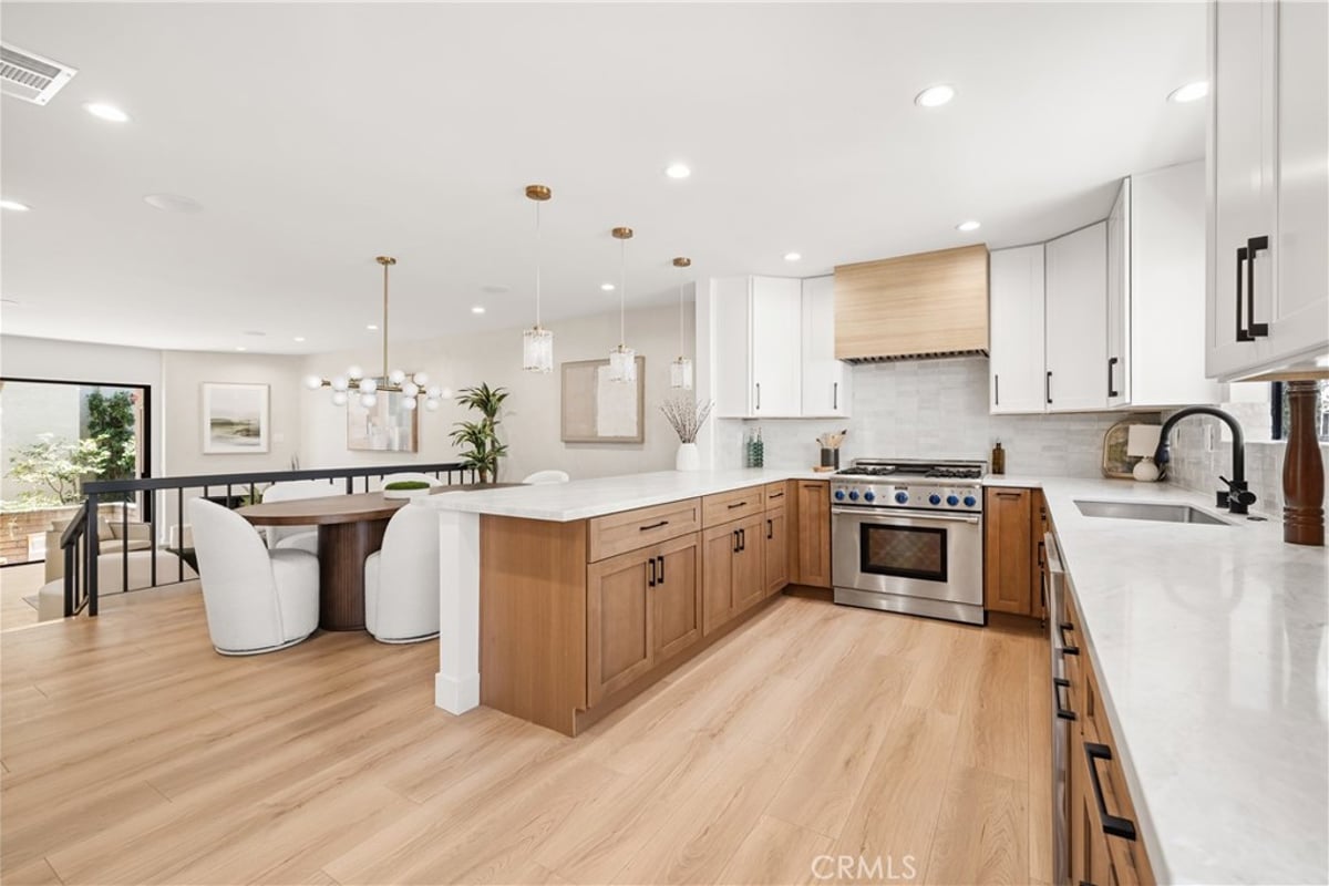 5711 Owensmouth 125, Woodland Hills, CA 91367 — photo 1 of 45