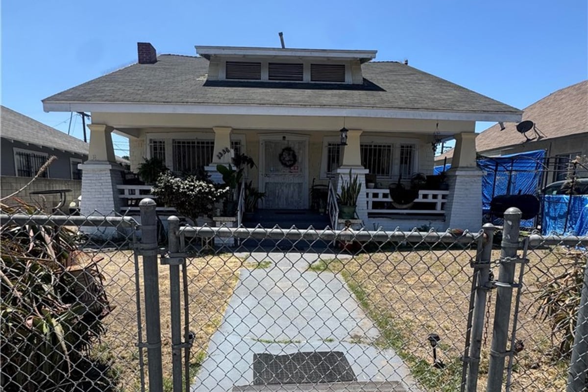 1336 W 46th St, Los Angeles, CA 90037 — photo 1 of 12