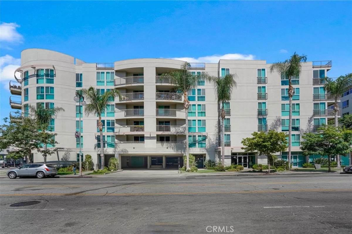 267 S San Pedro 217, Los Angeles, CA 90012 — photo 1 of 44