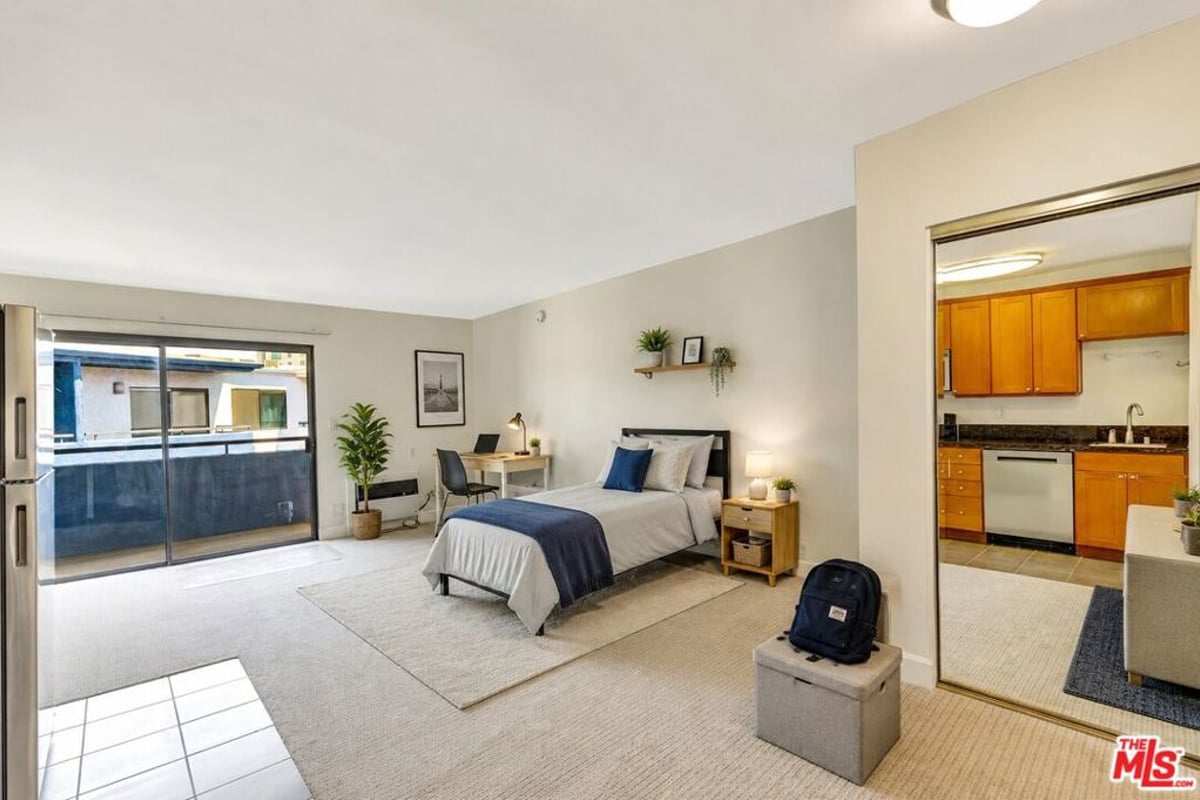10982 Roebling Avenue 522, Los Angeles, CA 90024 — photo 1 of 29