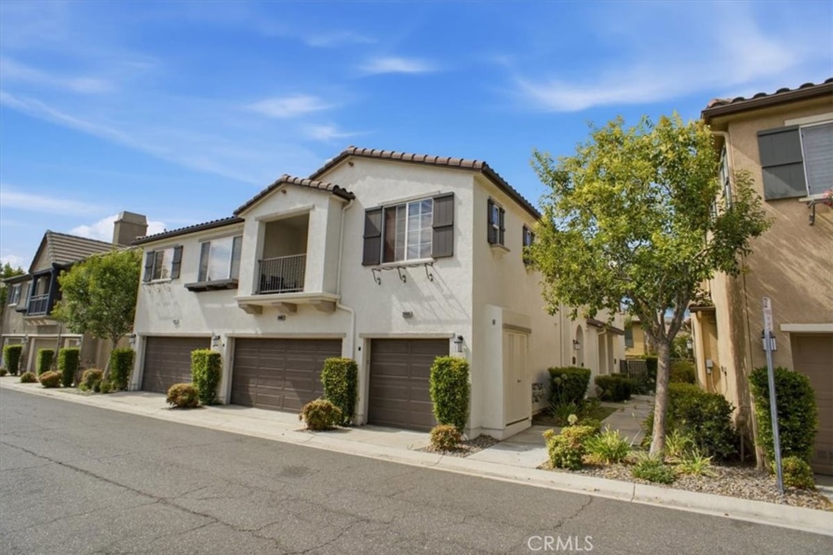 28403 Casselman, Saugus, CA 91350 — photo 1 of 19