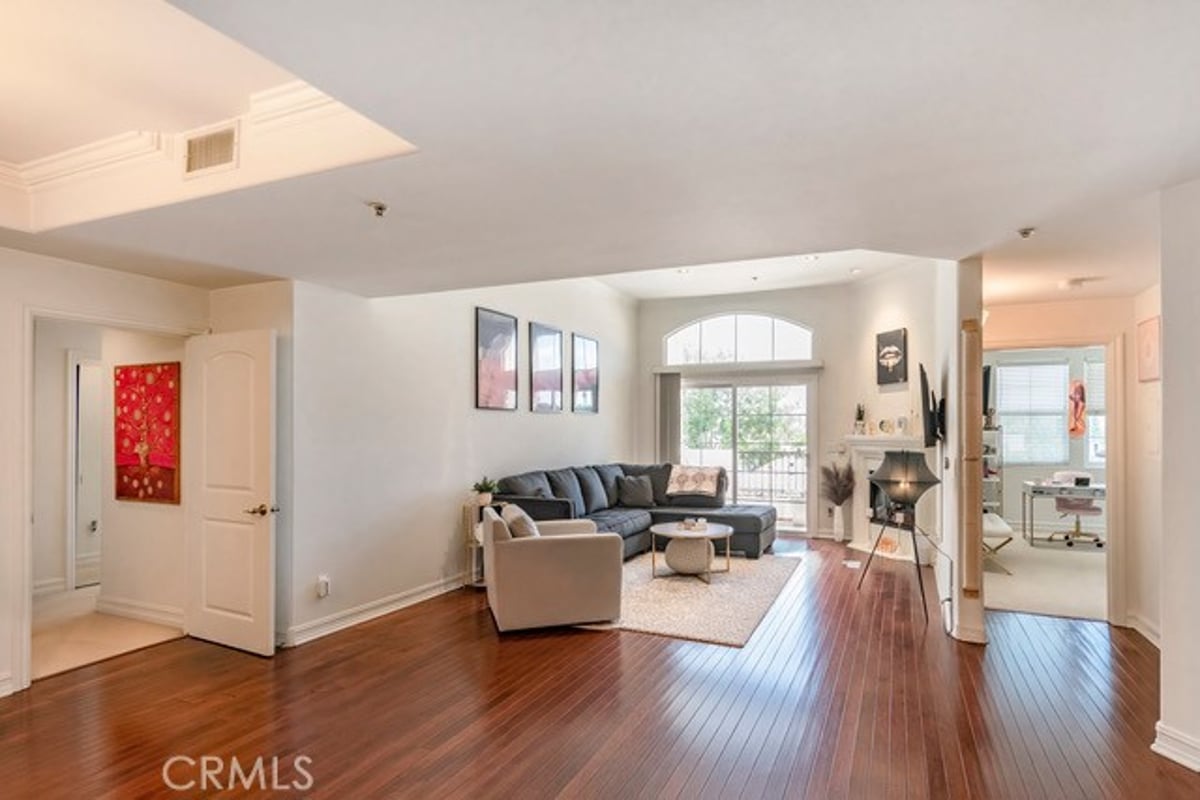 14242 Burbank 307, Sherman Oaks, CA 91401 — photo 1 of 26