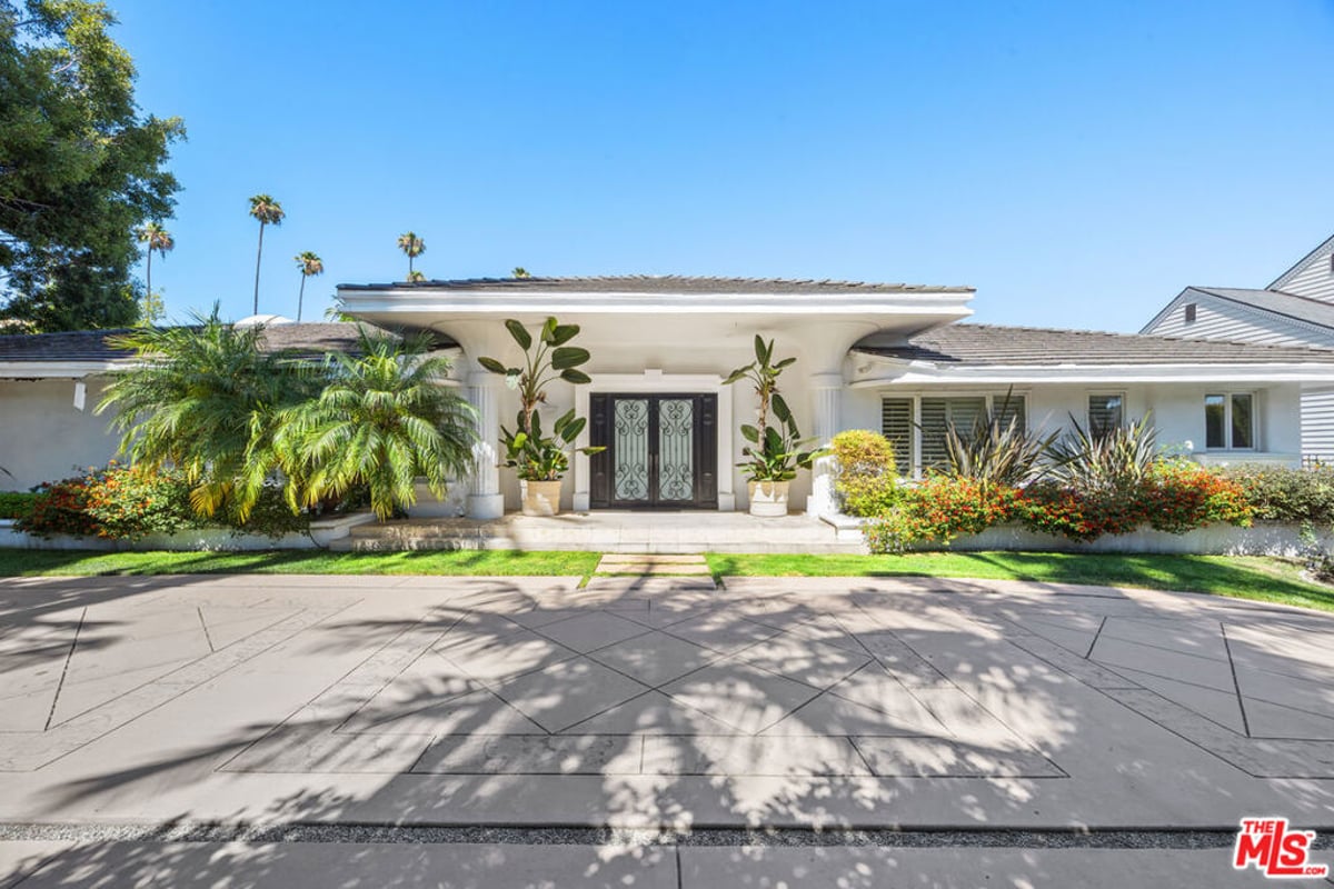 716 N Beverly Drive, Beverly Hills, CA 90210 — photo 1 of 50