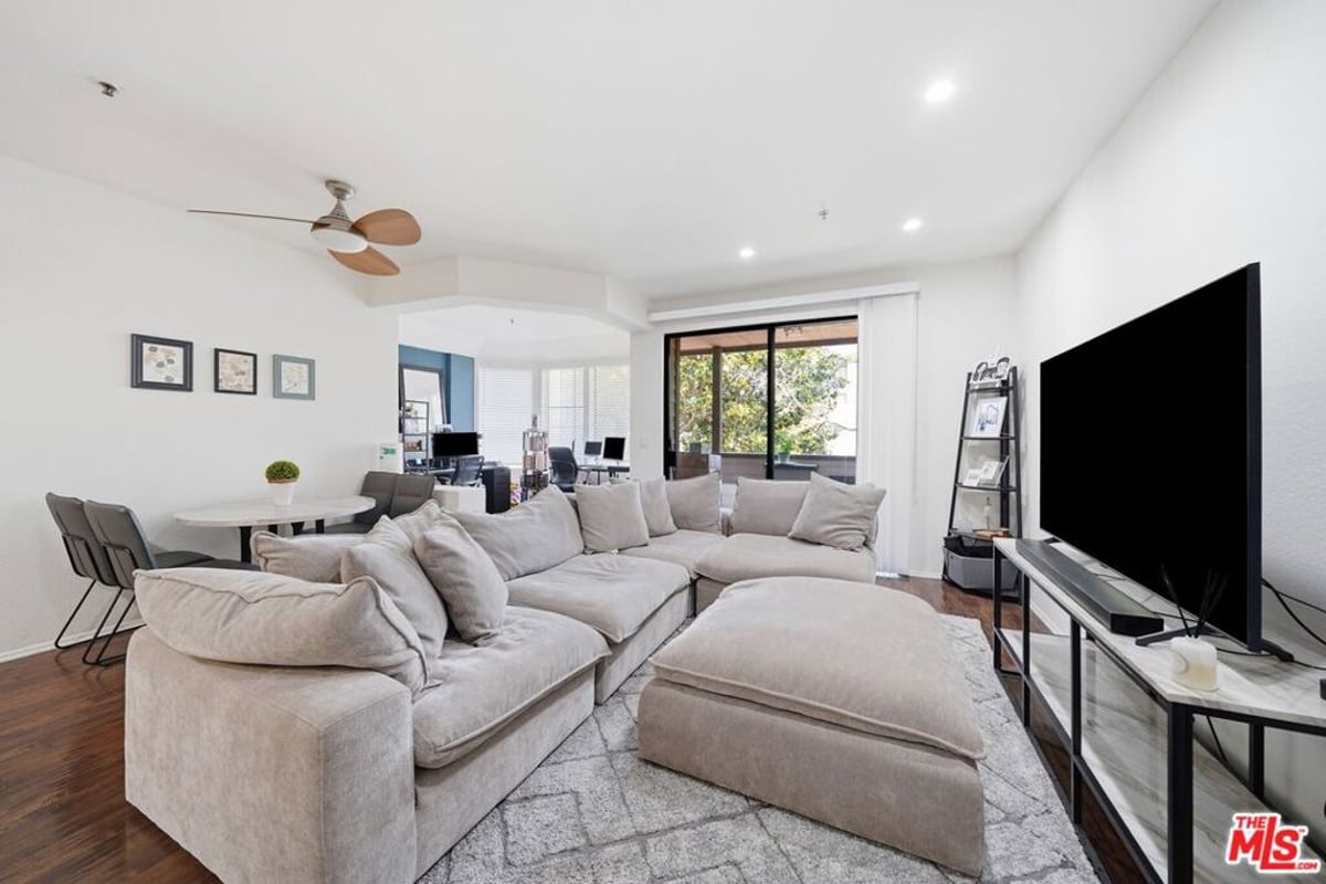 2559 Plaza Del Amo 213, Torrance, CA 90503 — photo 1 of 19