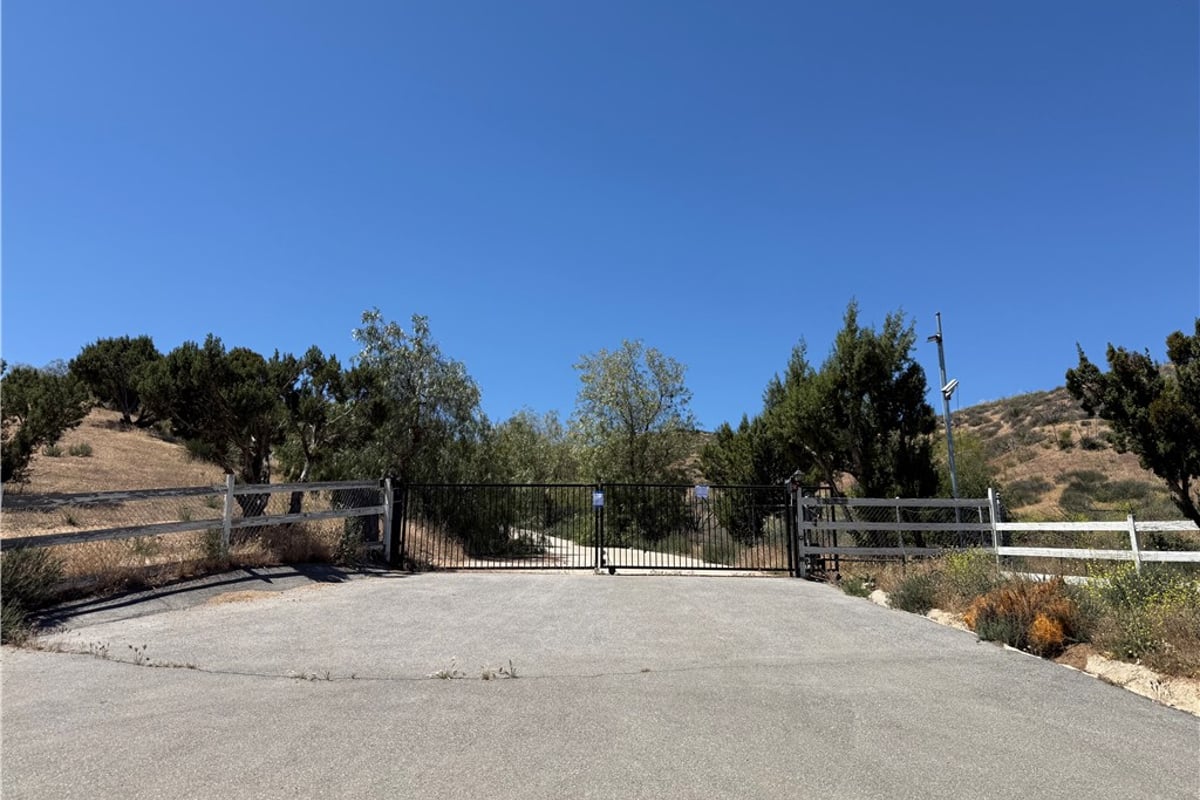 34773 Shady Lane Road, Agua Dulce, CA 91390 — photo 1 of 1