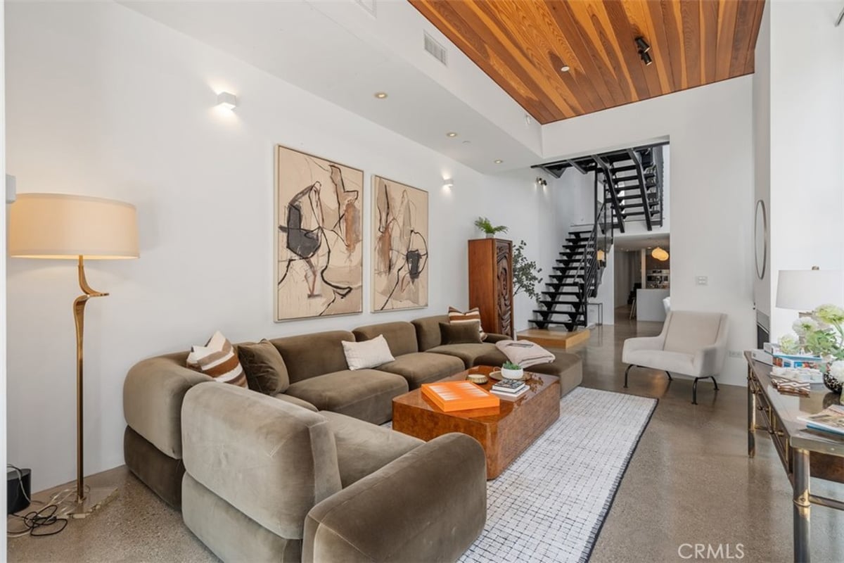 417 1/2 Sunset, Los Angeles, CA 90291 — photo 1 of 43
