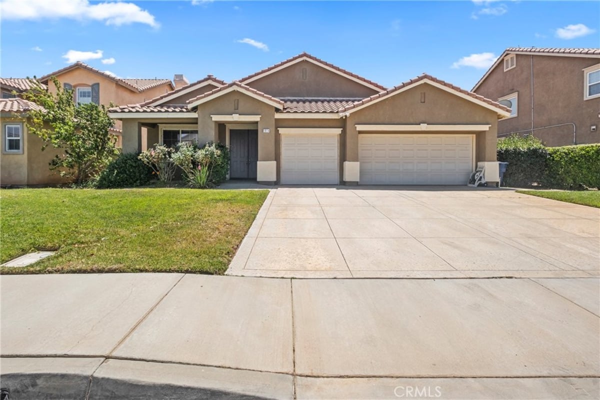 1814 Amargosa, Palmdale, CA 93551 — photo 1 of 30