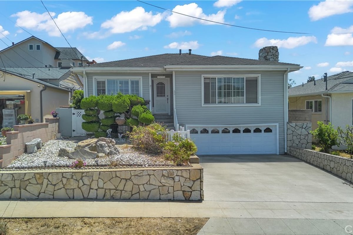 3618 S Cabrillo Avenue, San Pedro, CA 90731 — photo 1 of 33
