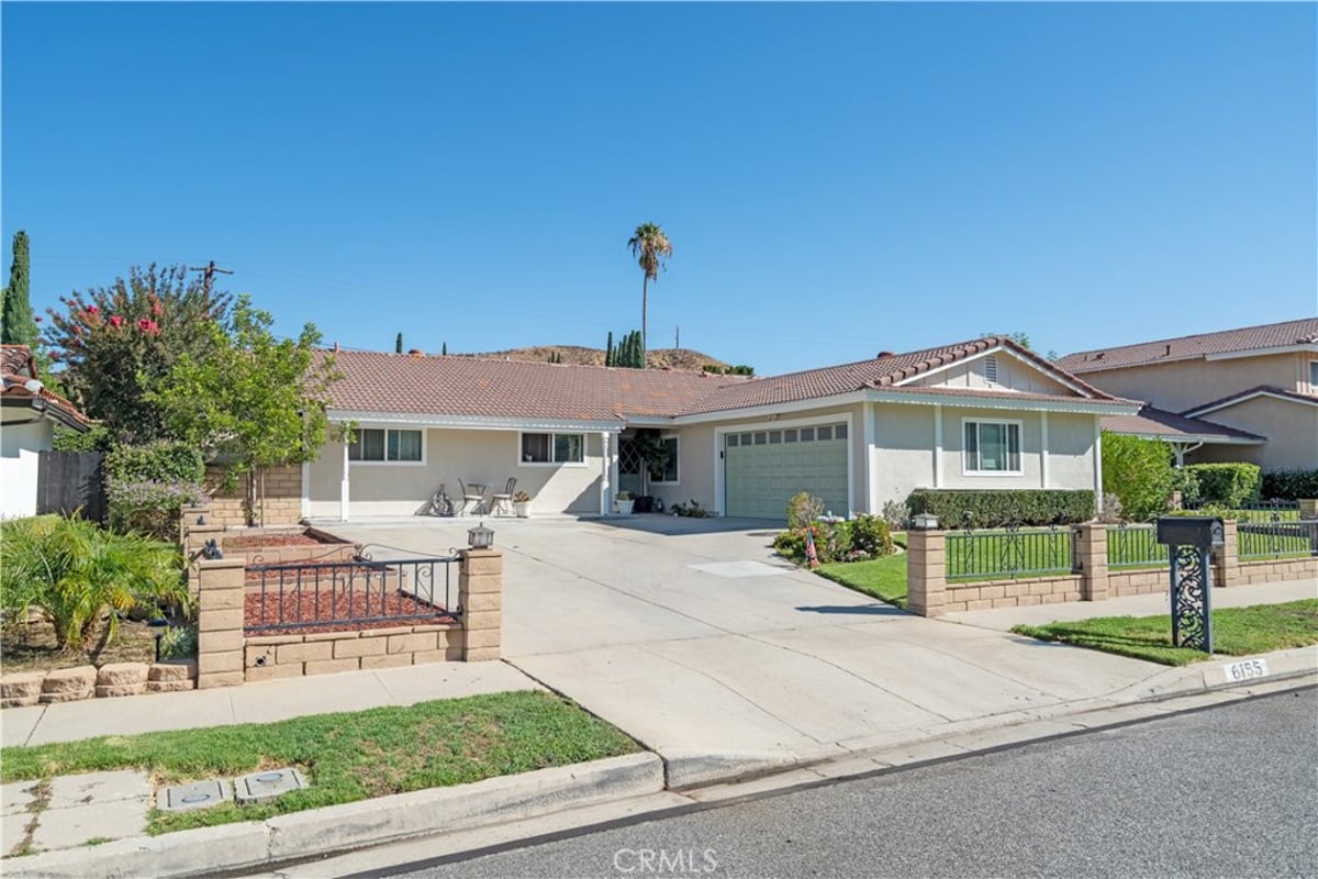 6155 Goshen Avenue, Simi Valley, CA 93063 — photo 1 of 42