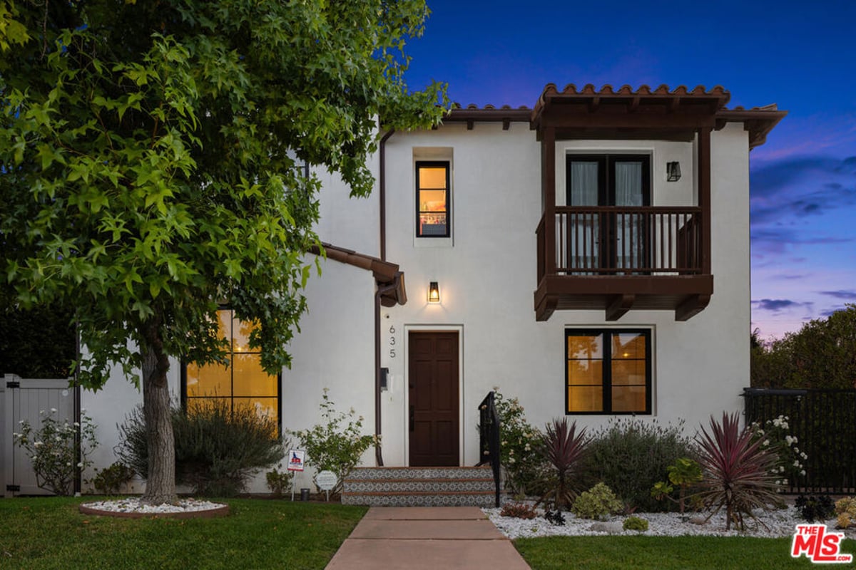 635 Seward Street, Los Angeles, CA 90004 — photo 1 of 36