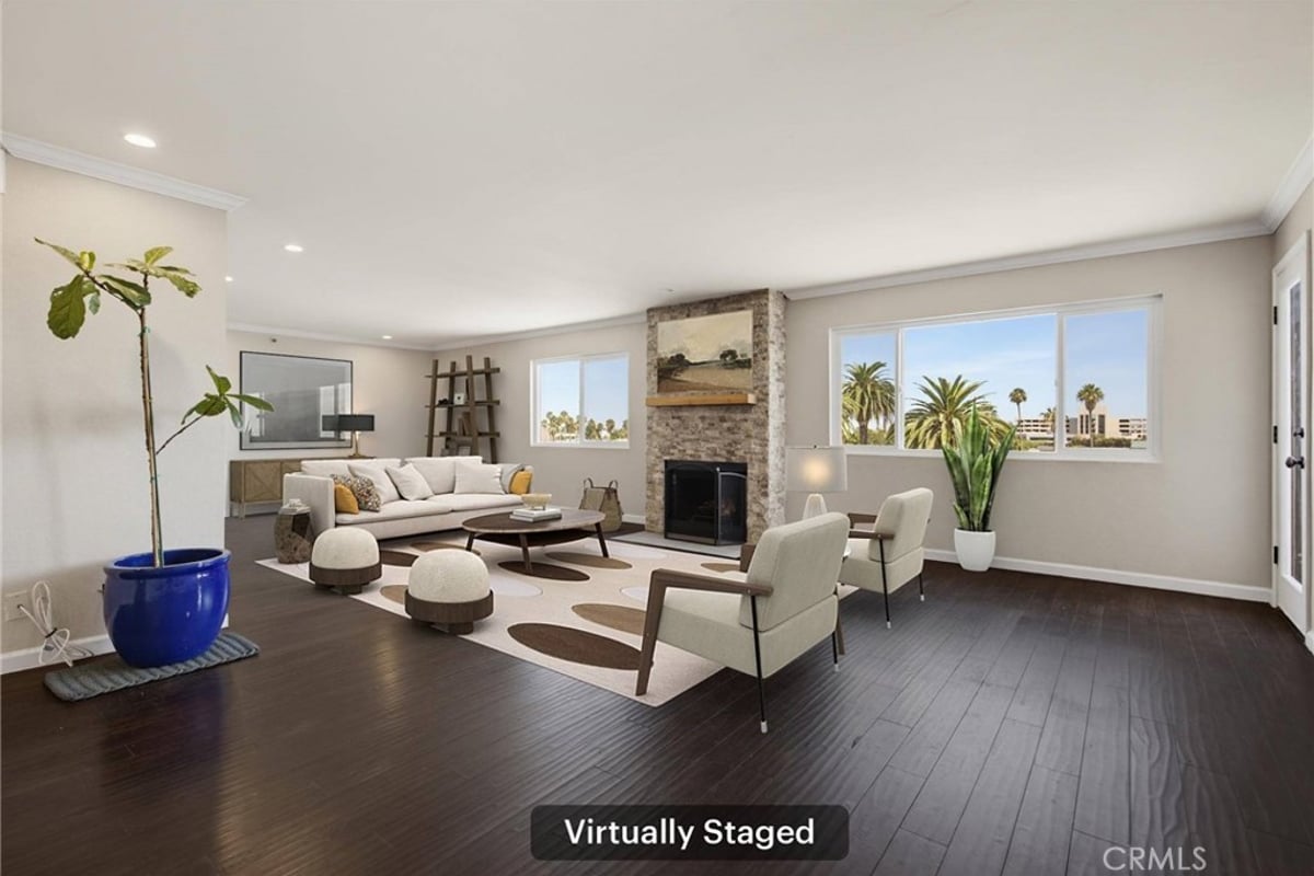 726 Elm Avenue 403, Long Beach, CA 90813 — photo 1 of 35