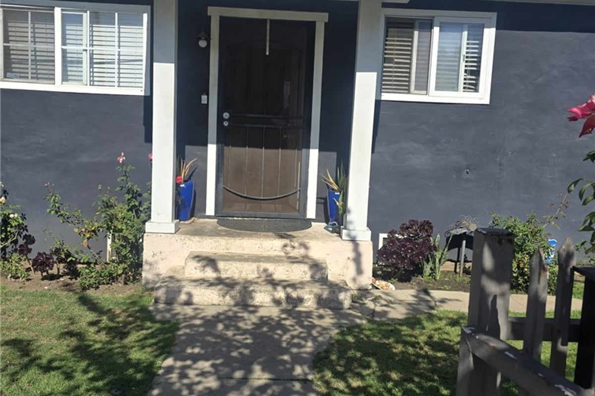 6700 10th, Los Angeles, CA 90043 — photo 1 of 14