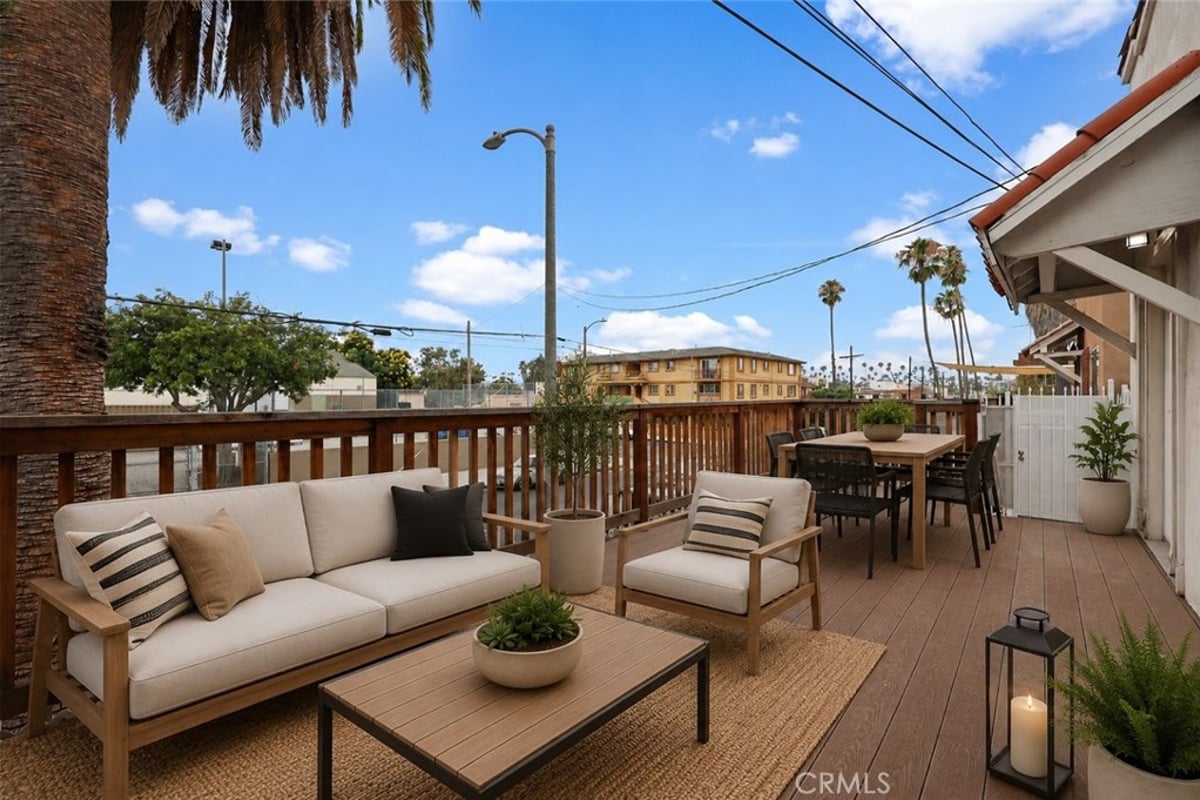 2989 W 12th Street, Los Angeles, CA 90006 — photo 1 of 15