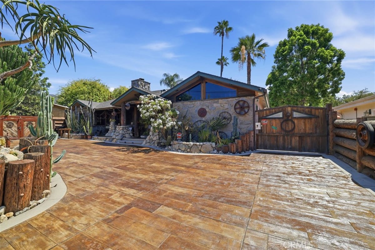 310 S Mountain Avenue, Monrovia, CA 91016 — photo 1 of 42